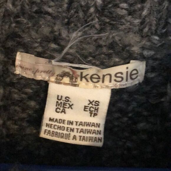 Kenzie XS Long Sweater Vest W/Lg Buttons - Picture 3 of 6